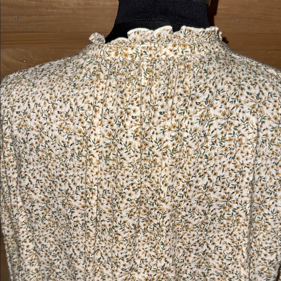 Floral Cream Women's Top ruffled neckline , wrists & button front cottagecore - Picture 8 of 14